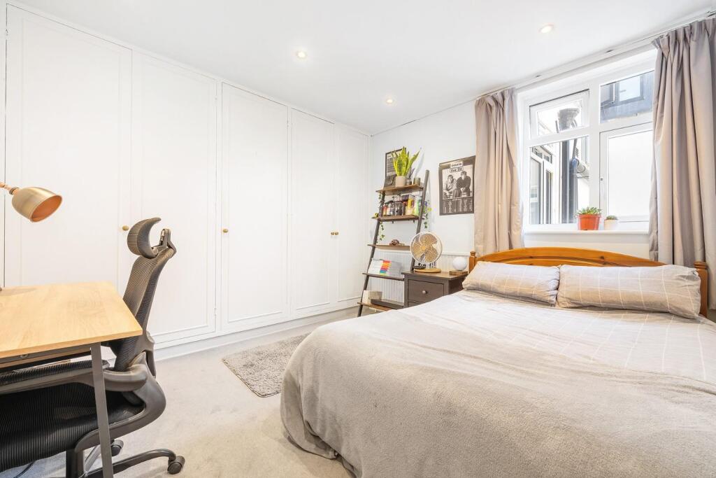 Apartment in London - View 5