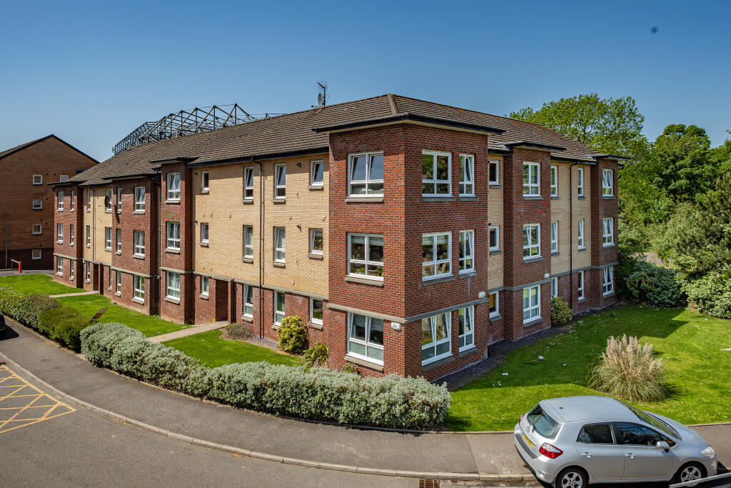 Main image of property: Flat 2/3, 19 Springfield Gardens, Parkhead, Glasgow, G31