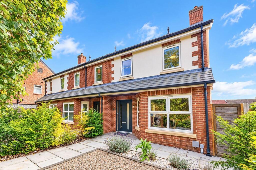 4-bed house on Moorside Road, Flixton, Manchester, M41, £490,000