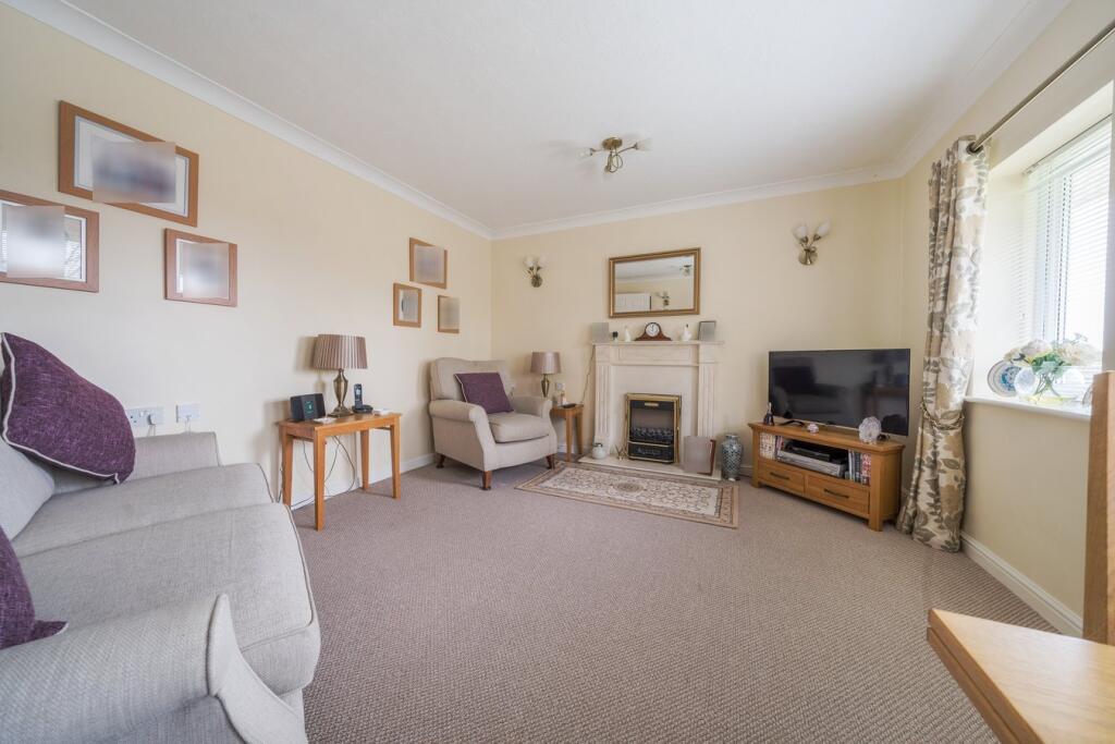 Minster Court, Bracebridge Heath, Lincoln, LN4 photo 2
