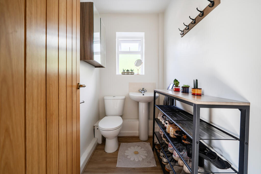 House in Cheltenham, Spring Bottom, Charlton Kings - More