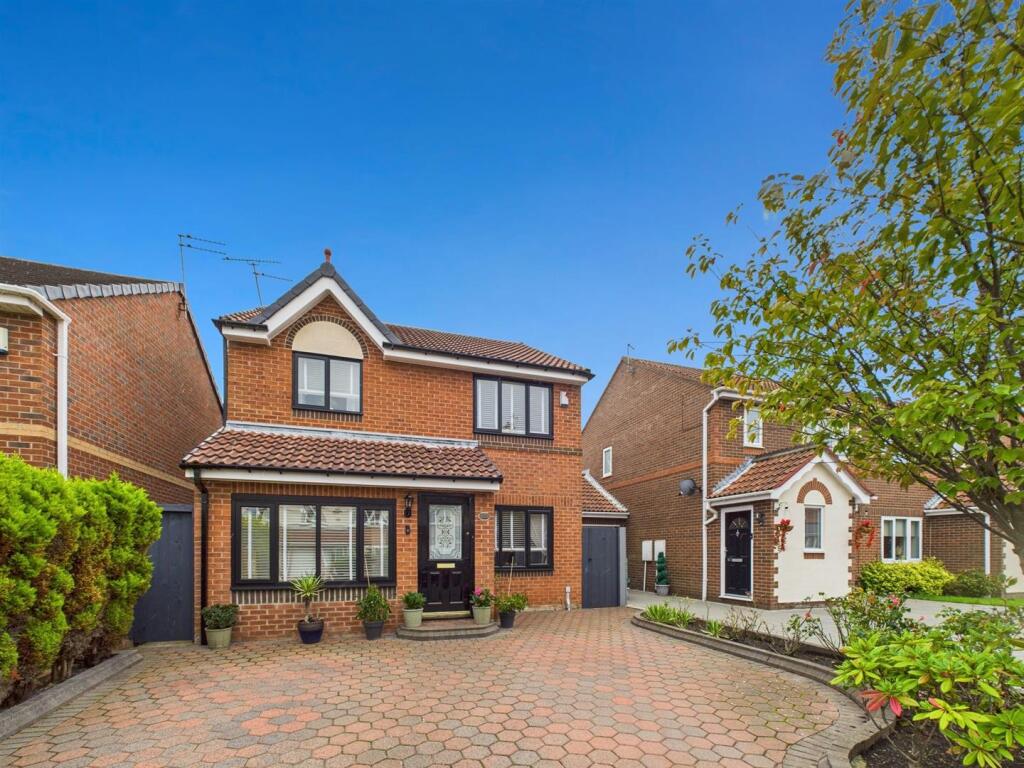 4-bed detached on Abbots Way, North Shields, £375,000