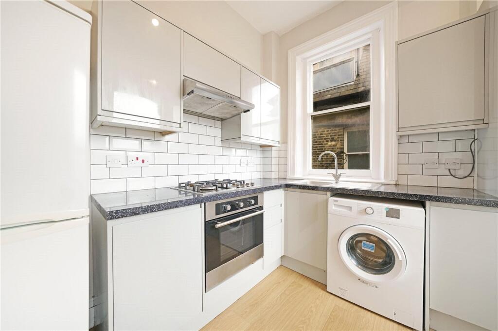 Apartment in London - More