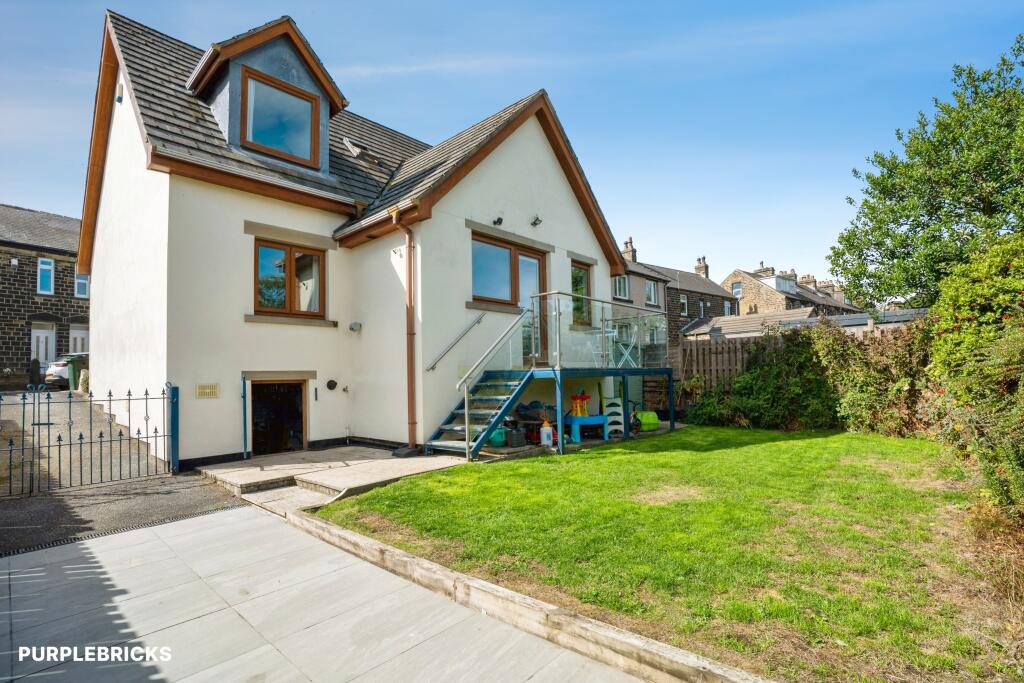 House in Sheffield, The Green, Penistone - View 2
