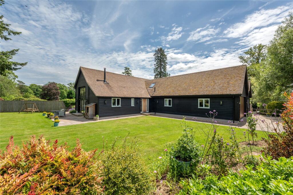 House in Mole Valley, Abinger - View 4
