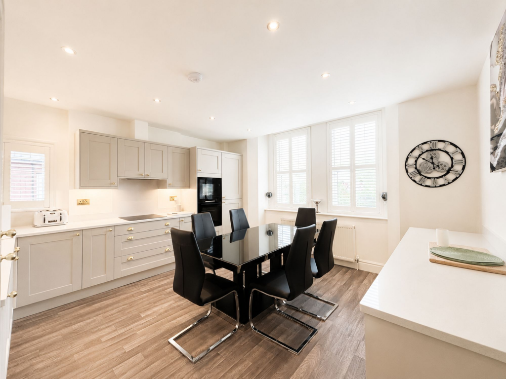 Apartment in Preston - View 4