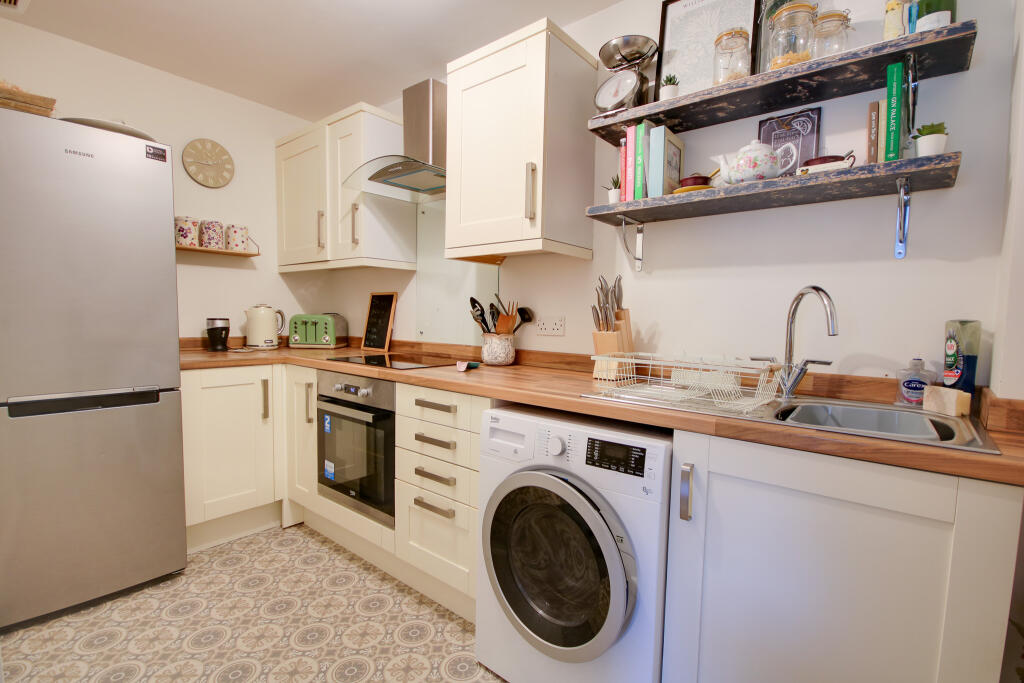 Bitterne Park! Duplex! Beautifully Presented! photo 4