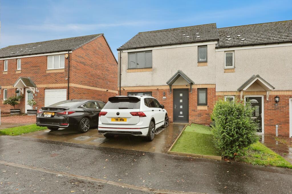 3-bed semi-detached on Woodmill Grove, Dunfermline, KY11, £255,000