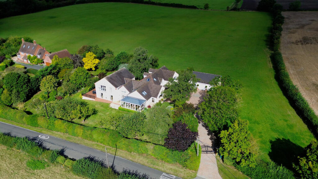 Main image of property: New Road Alderminster Stratford-upon-Avon, Warwickshire, CV37 8PE