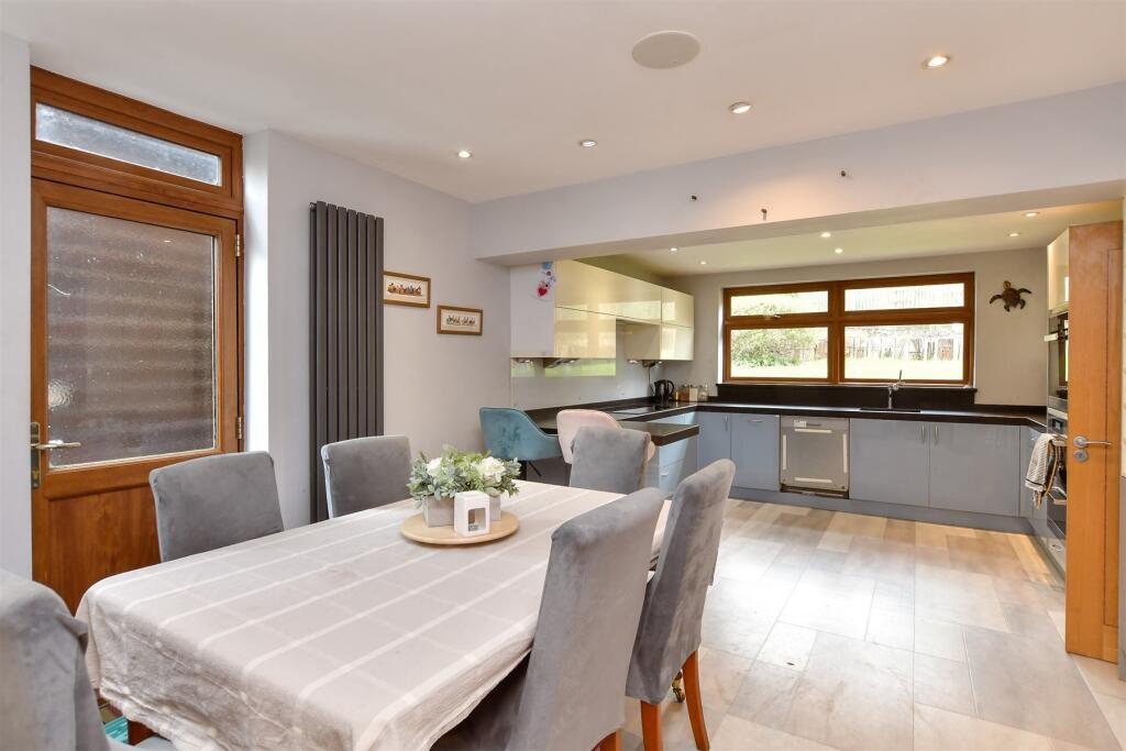 4-bed detached on Carden Hill, Hollingbury, Brighton, East Sussex, £550,000