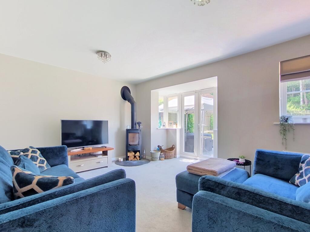 House in Kirklees, Cleckheaton - View 3