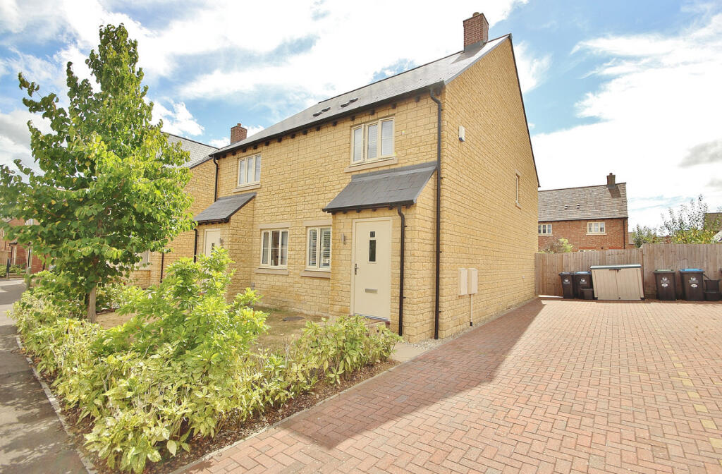 Main image of property: Pittick Close, Long Hanborough, OX29