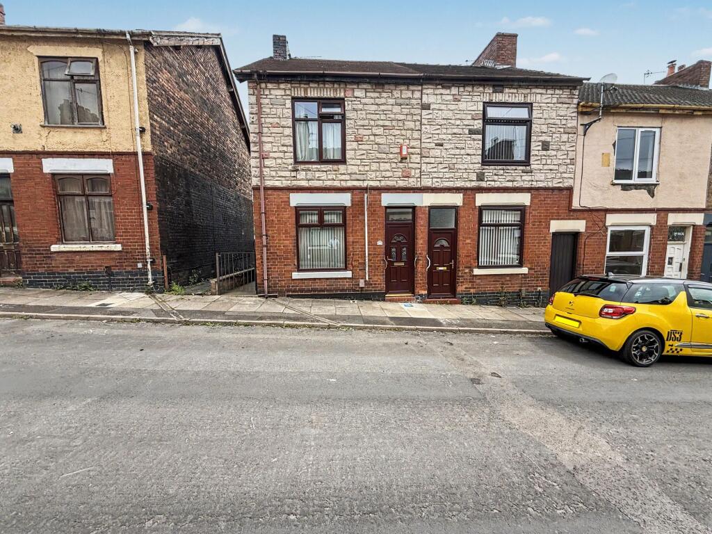 House in Stoke-on-Trent - View 2