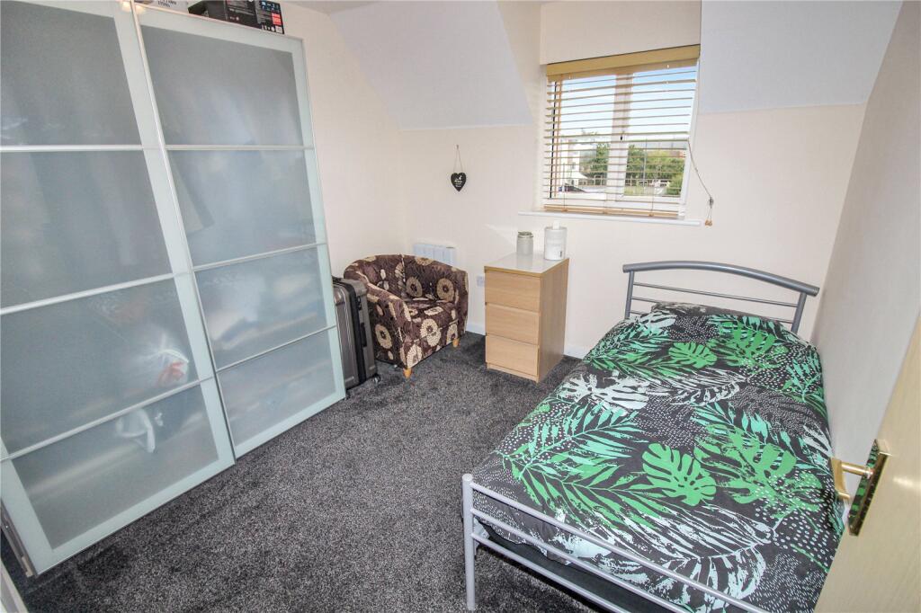 Apartment in Swindon - More