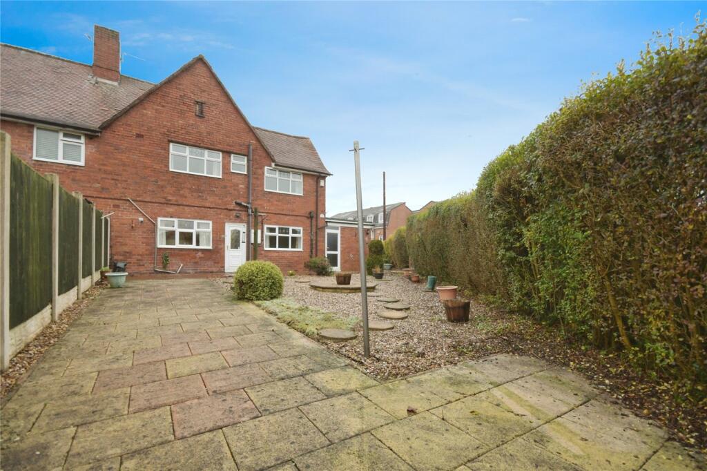 3-bed semi-detached on Bestwood Park, Clay Cross, Chesterfield, Derbyshire, S45, £190,000