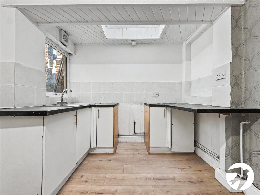 House in Gillingham, Medway - View 5