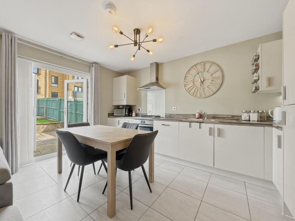 House in Cardiff, Trowbridge Green, Trowbridge - View 5