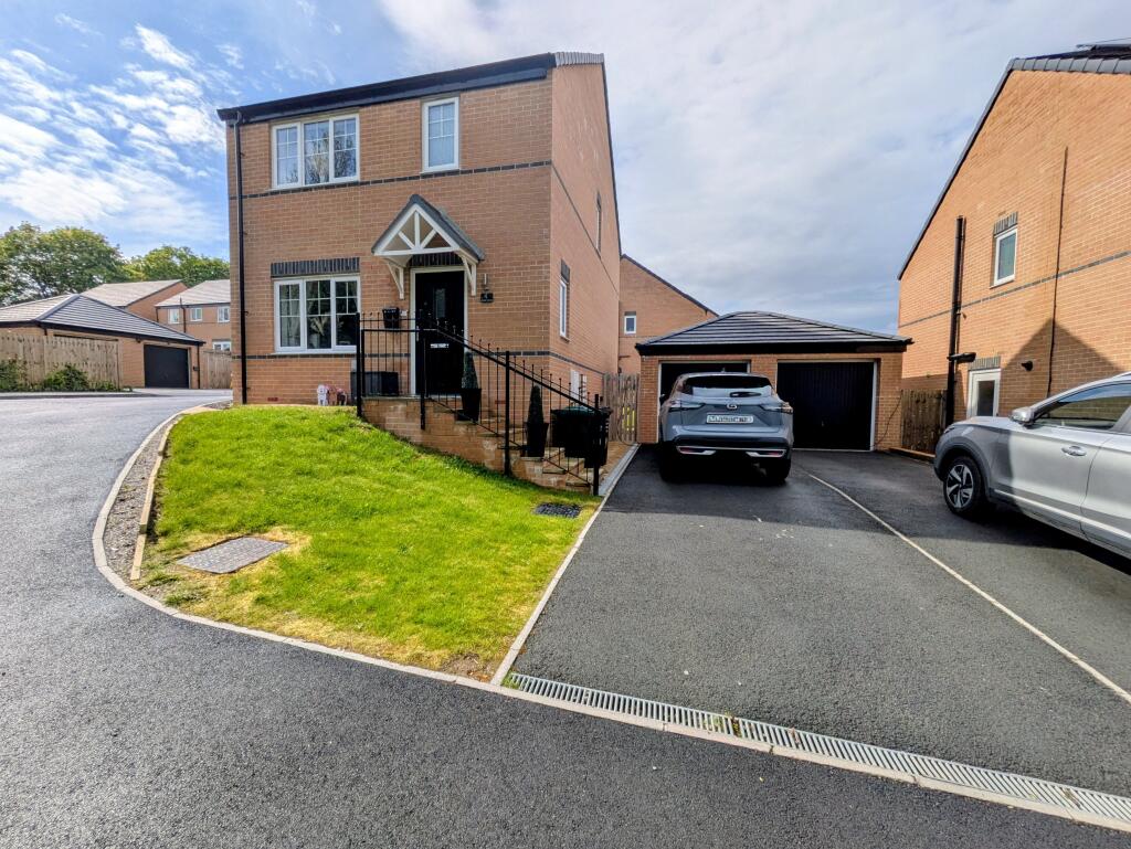 Whistle Avenue, Bradford, BD13, Bradford