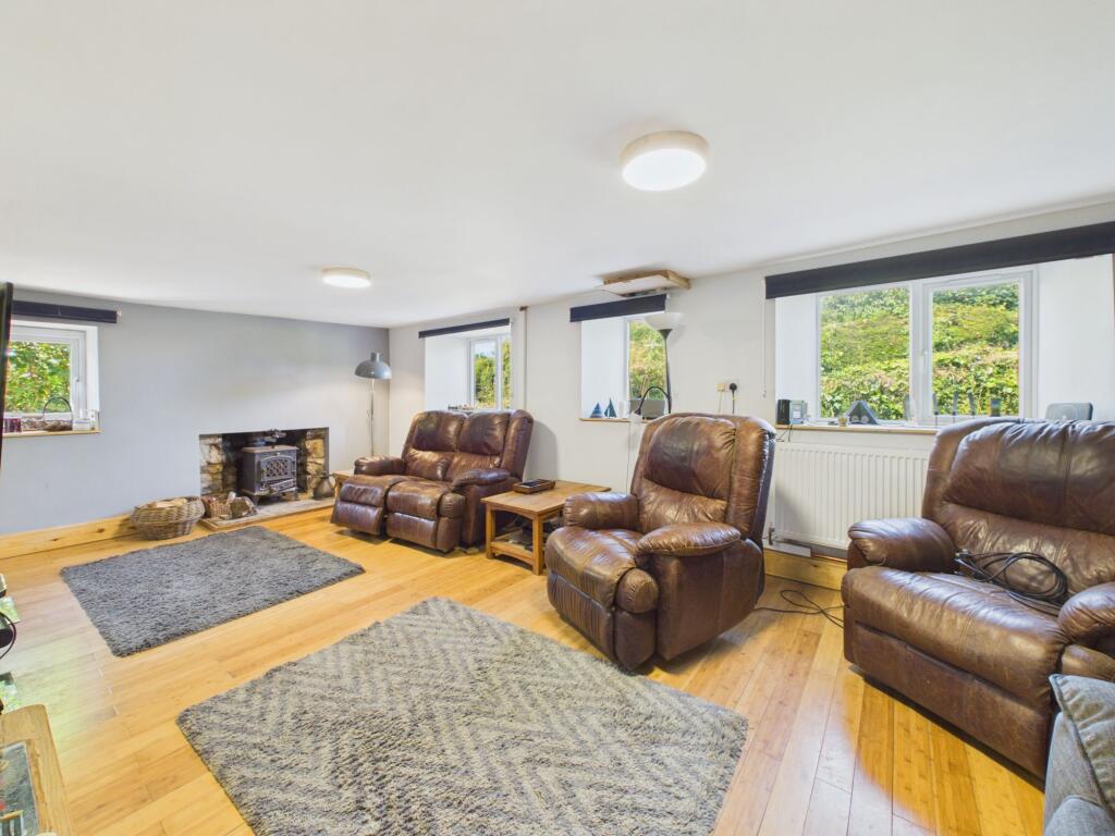 House in Lampeter Velfrey, Tavernspite - View 4