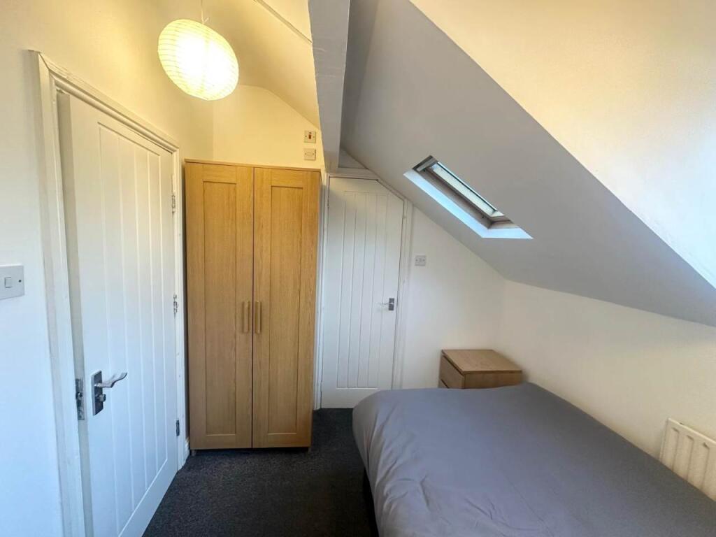 House in Leeds - View 2