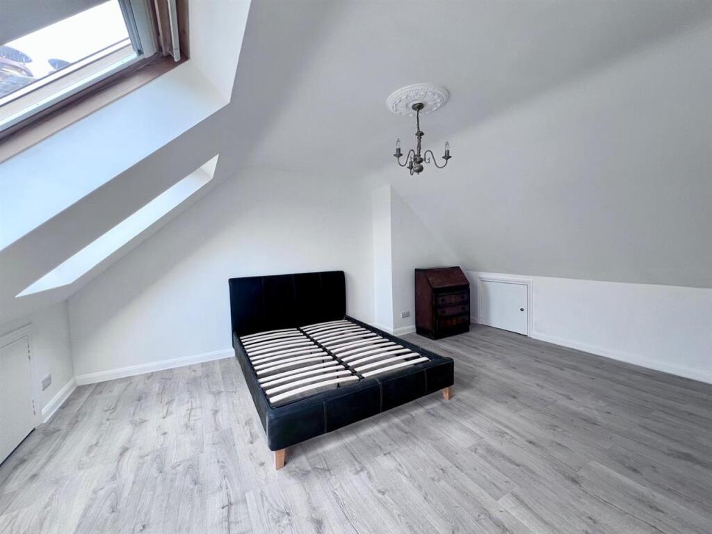 Apartment in Denham Green, Denham - View 4