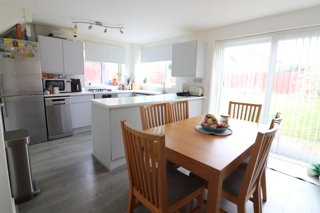 House in Luton, Limbury - View 2