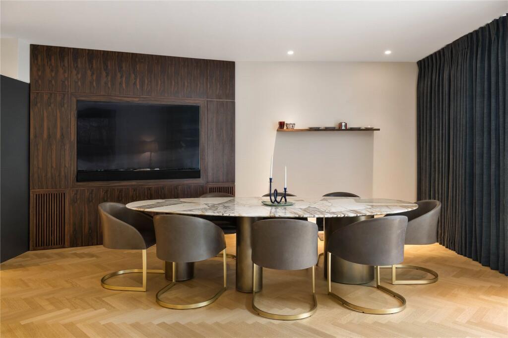 House in London, Royal Borough of Kensington and Chelsea - View 5