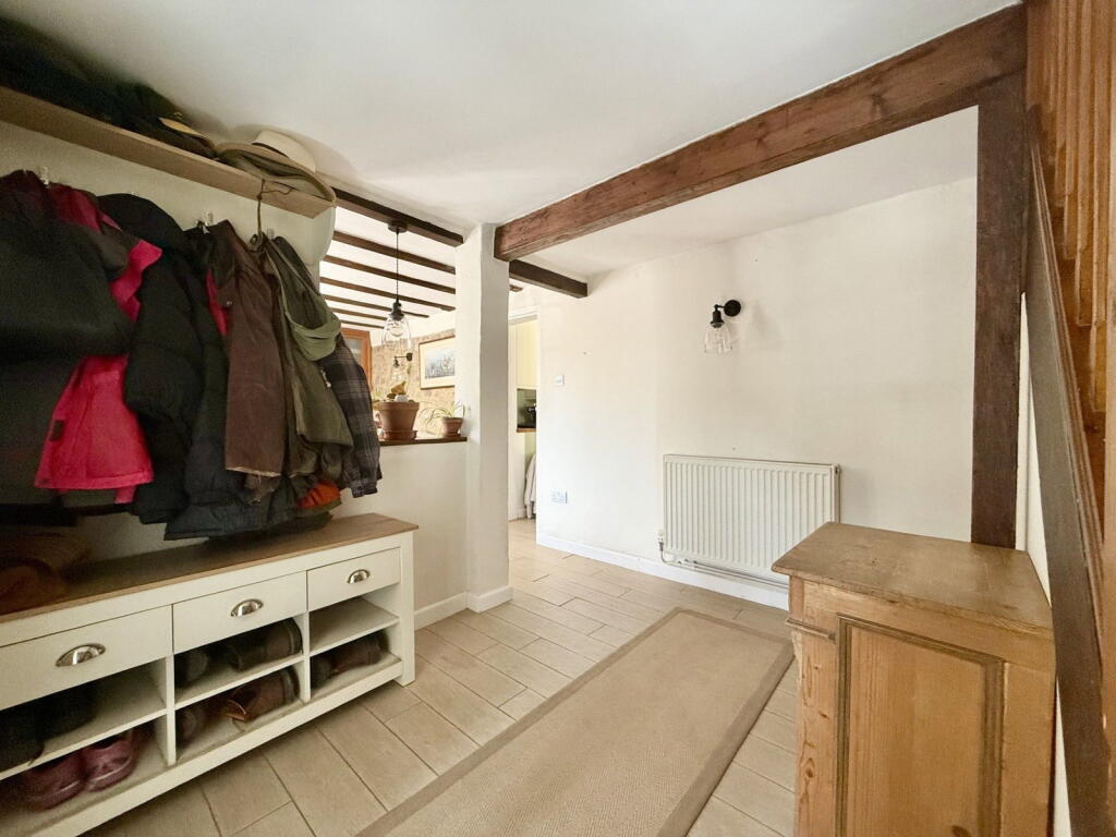 House in Gloucester - View 5
