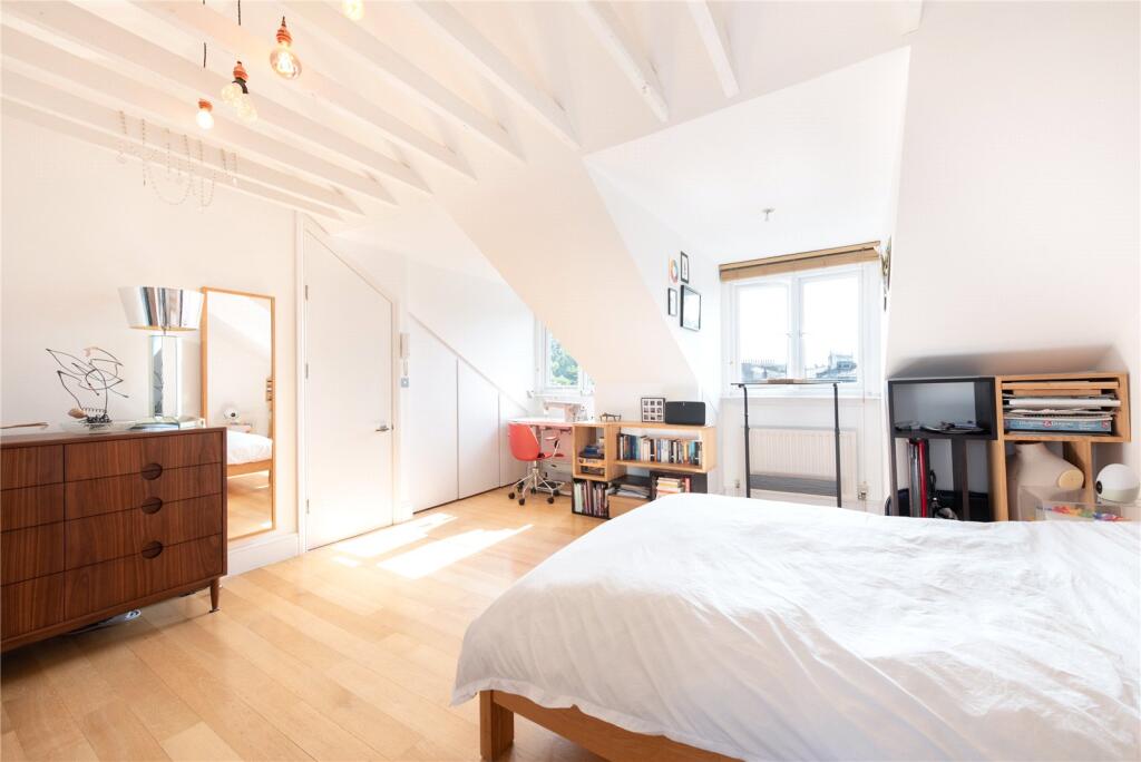 2-bed apartment on Crossfield Road, London, NW3, £1,100,000