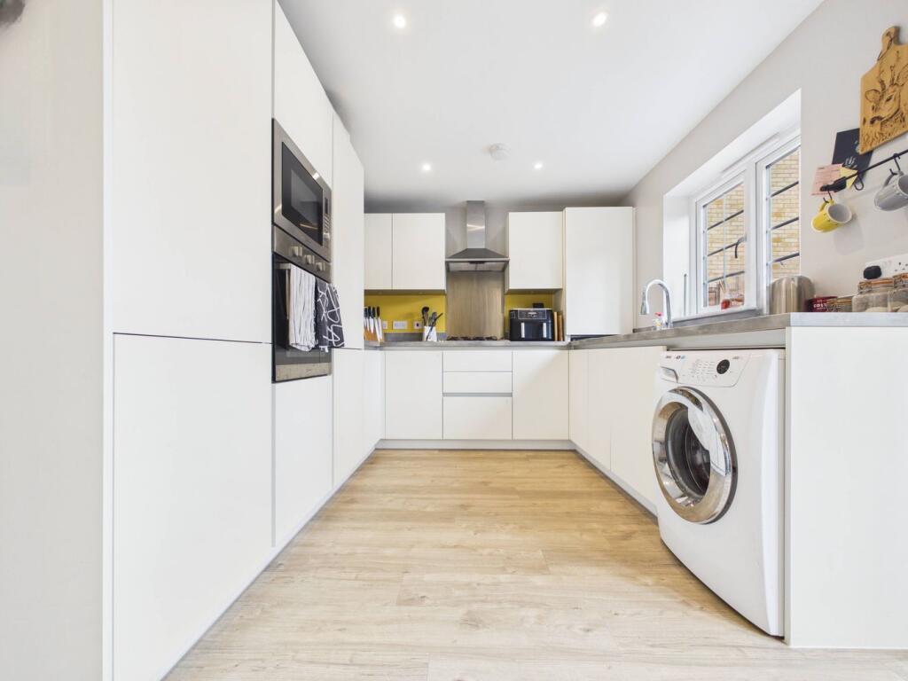 House in Royston, Bassingbourn-cum-Kneesworth - View 4