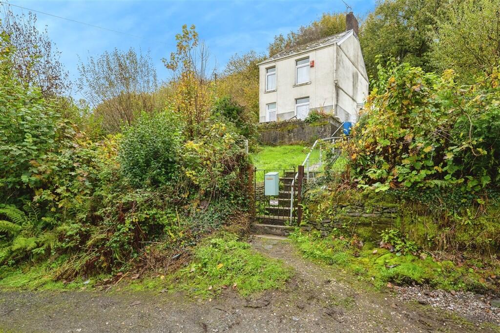 Main image of property: Waunarlwydd, SWANSEA