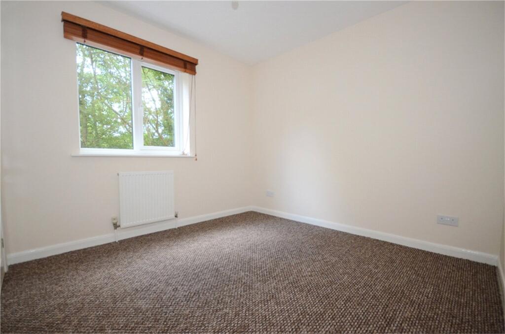 Apartment in Reading - View 4
