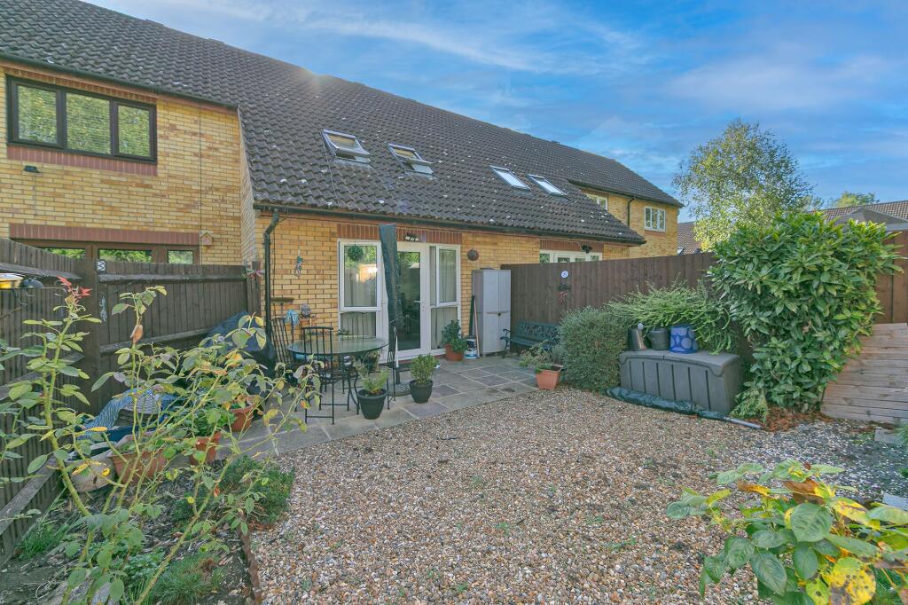 House in Milton Keynes, Emerson Valley, Shenley Brook End - View 4