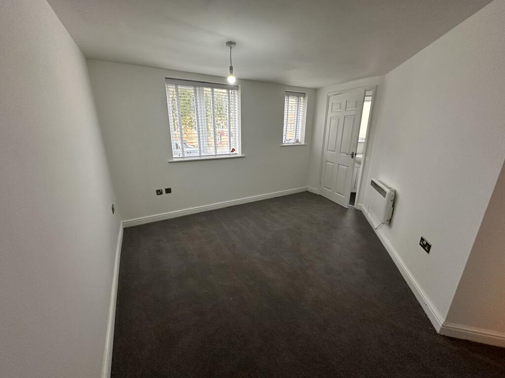Apartment in Chelmsford - View 5