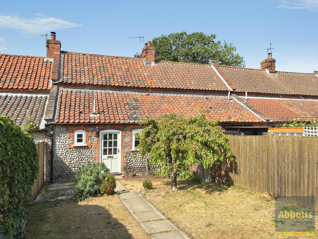Main image of property: The Common, Hanworth