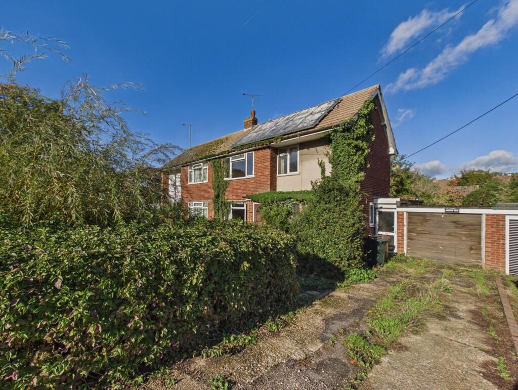 3-bed semi-detached on Plain Road, Smeeth, Ashford TN25 6QL, £275,000