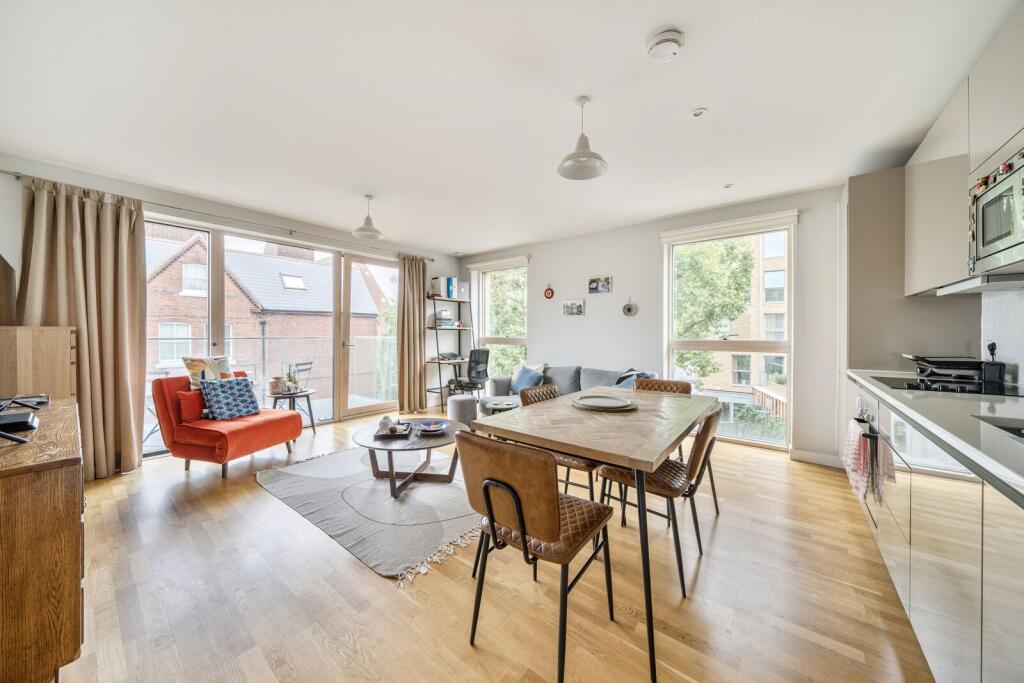 Apartment in London - View 3