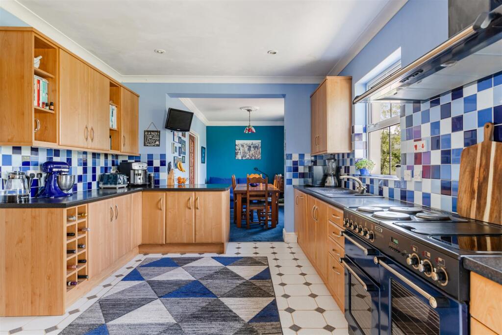 Whitehill Road, Newton Abbot - View 4