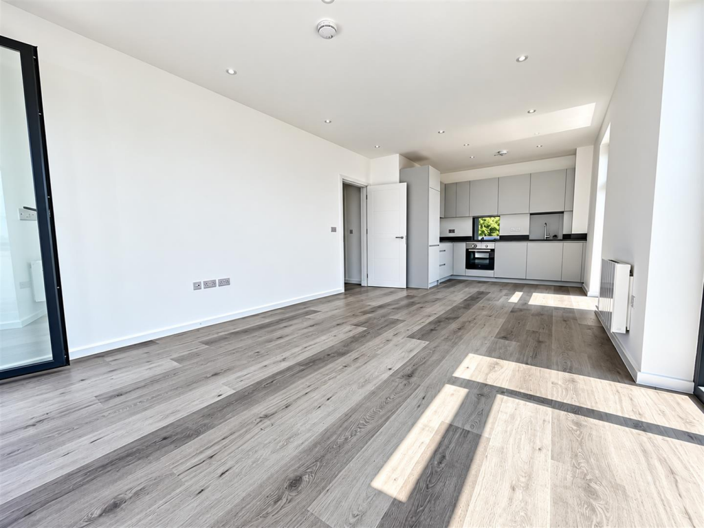 Apartment in Guildford - View 4