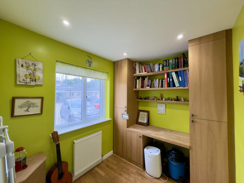 House in Burnley, Rose Grove - More