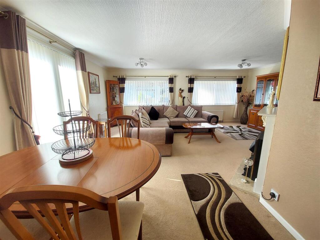 2-bed caravan on Severn Bank Park, Stourport-On-Severn, £179,950