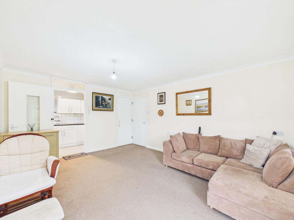 Apartment in Reading, Lower Earley, Earley - More