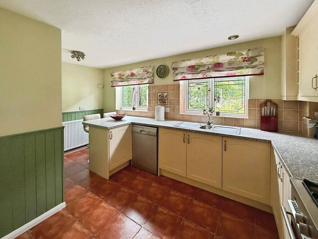 House in Mansfield, Nottinghamshire - View 5