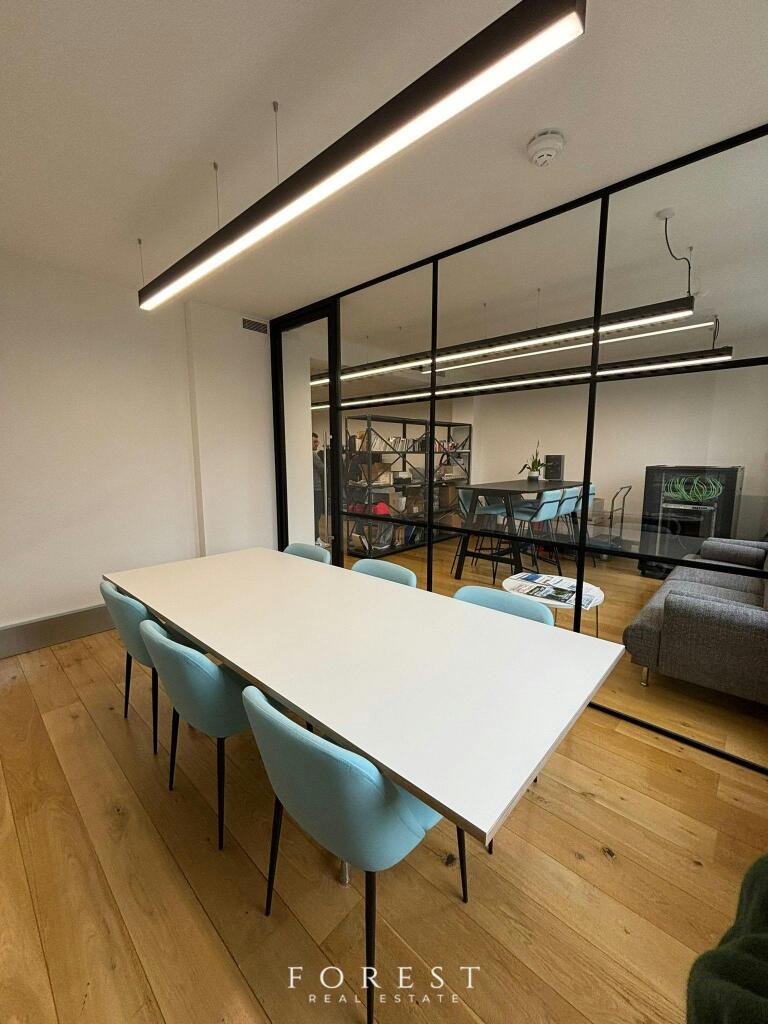 Interior 1.jpg