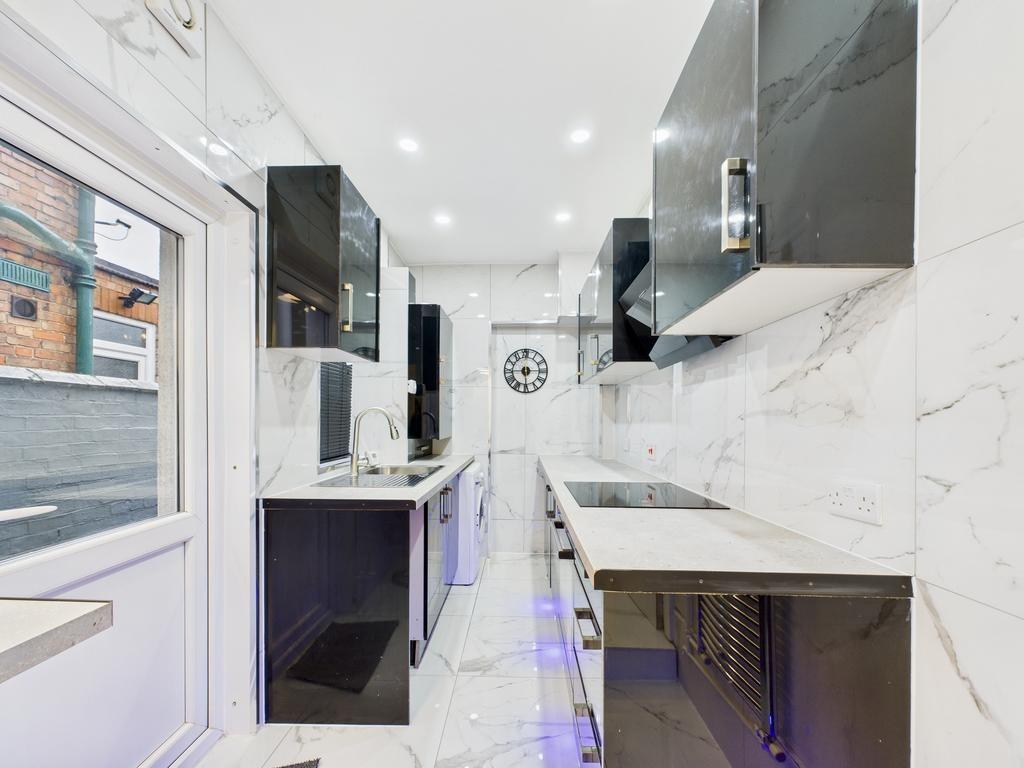 Main image of property: Fosse Road North, Leicester, Leicestershire, LE3