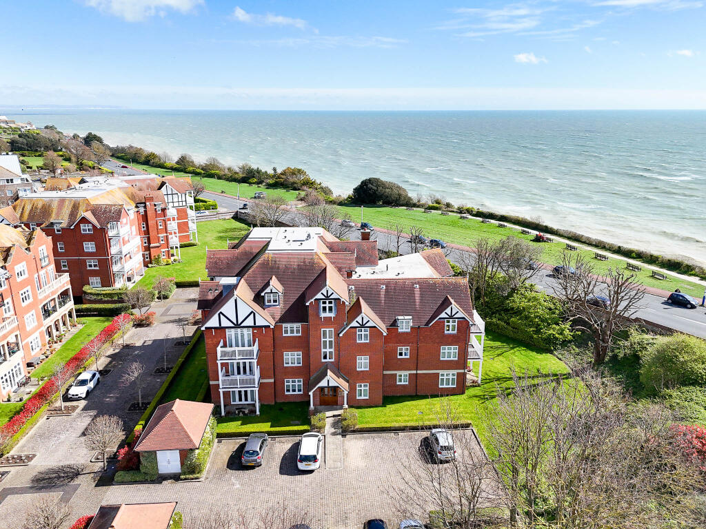 Meads Village seafront  photo 4