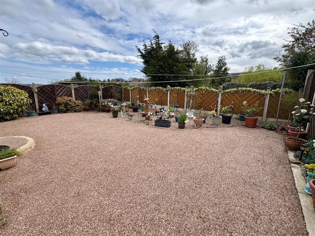 Additional image 18 of Oakleigh Avenue, Clayton, Bradford