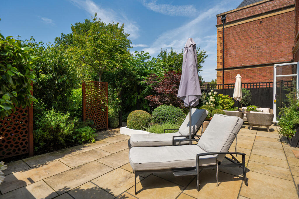 House in Kingston upon Thames - View 4