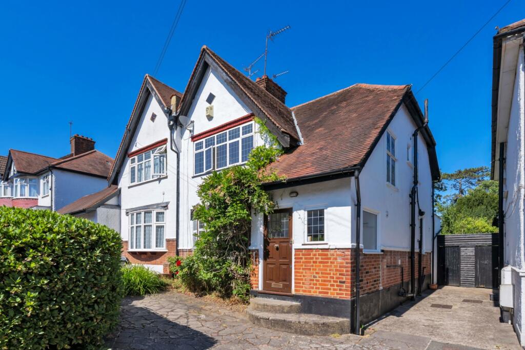 Main image of property: Highlands Road, Barnet, Greater London, EN5