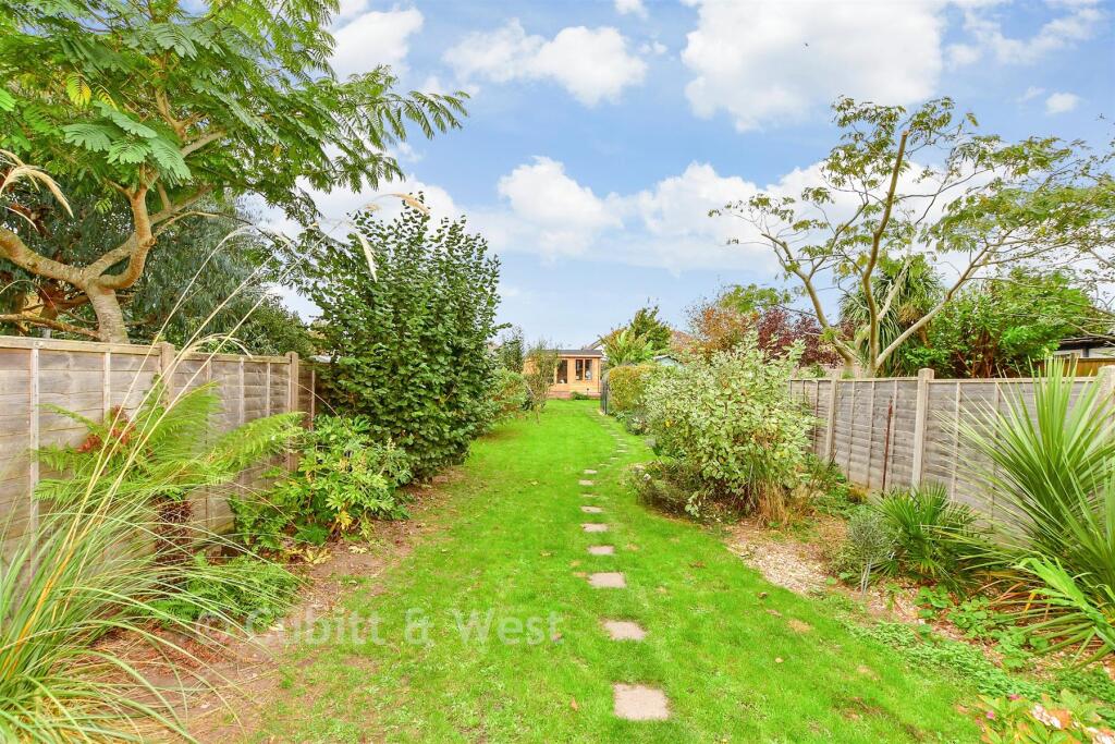 Somerset Road, East Preston, West Sussex photo 4